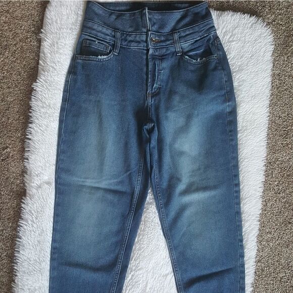 Arizona High Rise Raw Ankle Jeans Size 3 - Picture 1 of 8
